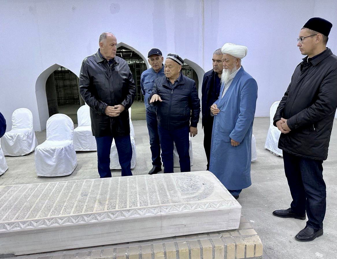 Абдулмуслим Абдулмуслимов посетил место строительства мемориала имама аль-Бухари в Узбекистане