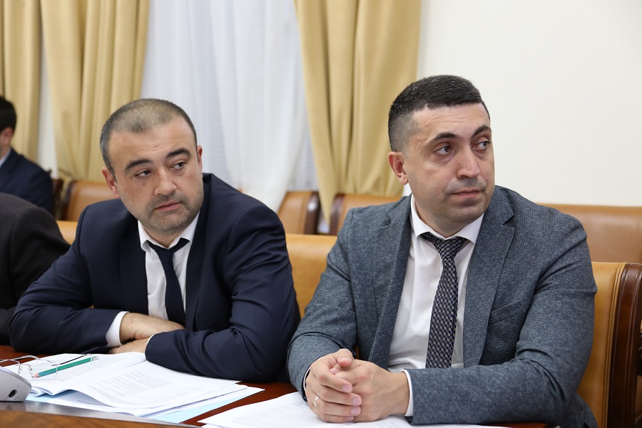 Абдулмуслимов: Правительство РД завершает подготовку проекта бюджета на 2024 год и плановый период 2025 и 2026 годов