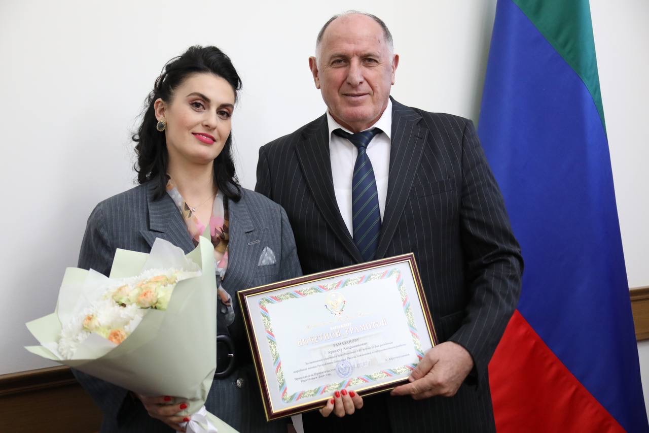 Абдулмуслим Абдулмуслимов вручил дагестанцам государственные награды