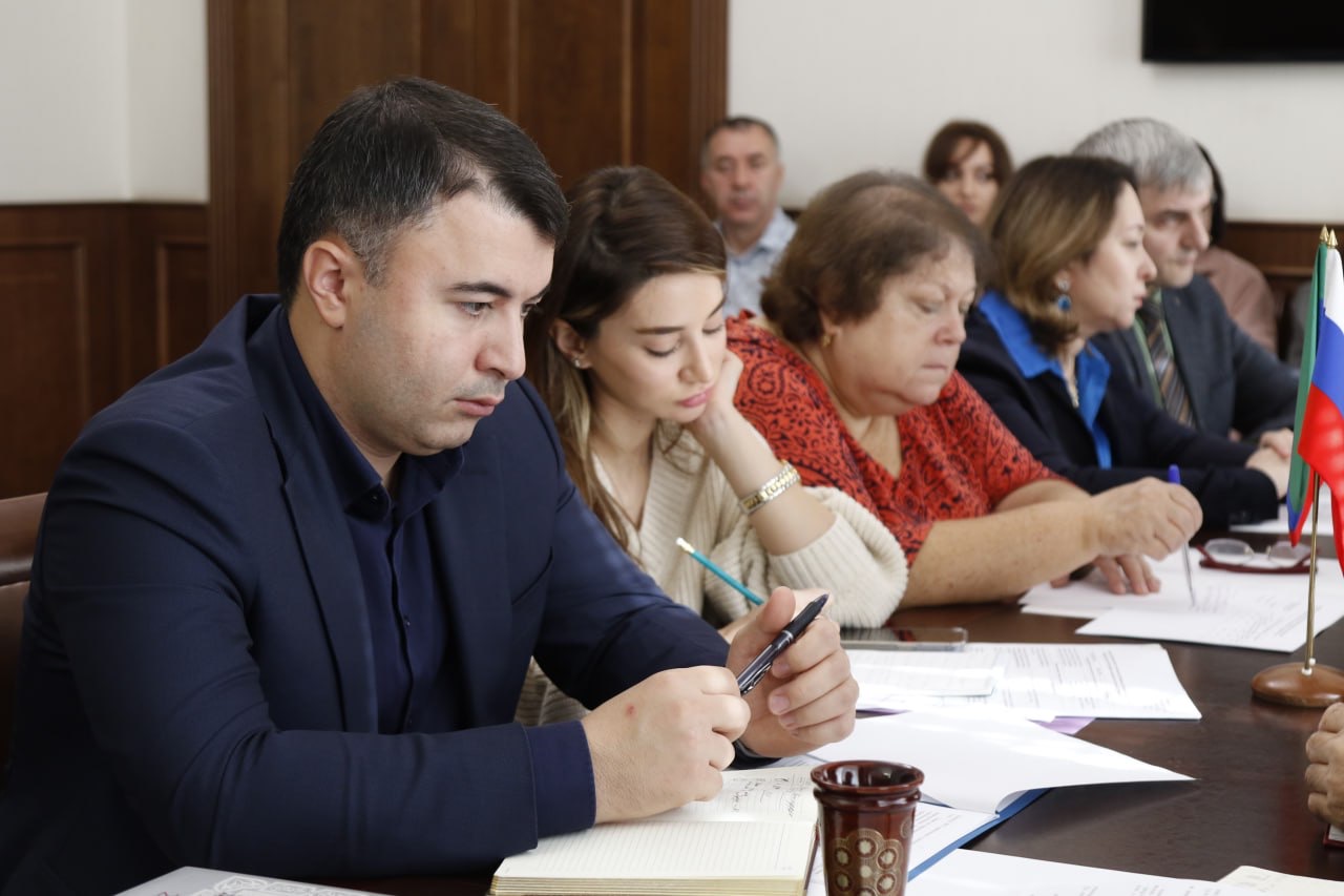 Реализацию нацпроекта «Демография» обсудили под руководством Абдурахмана Махмудова