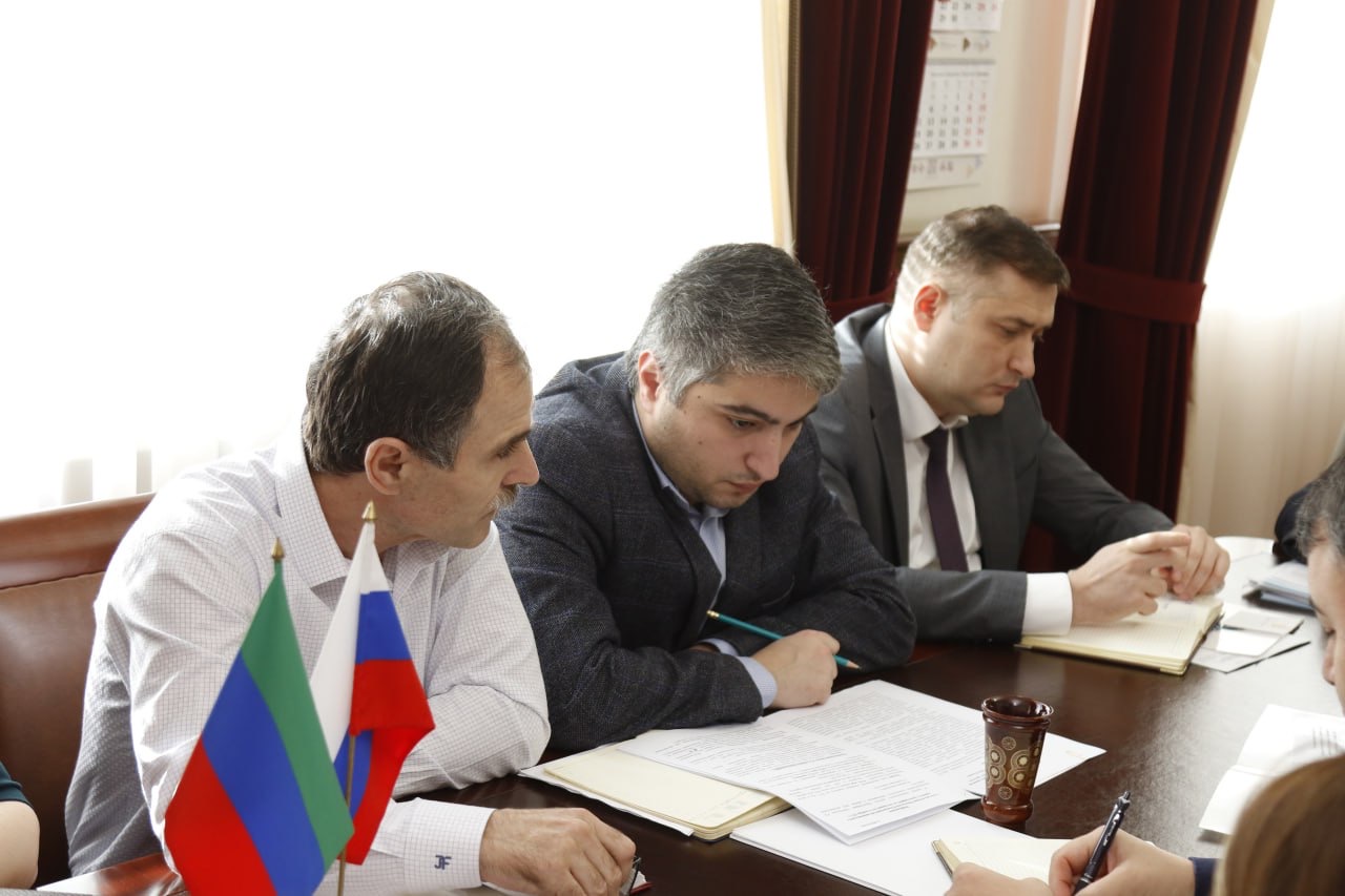 Реализацию нацпроекта «Демография» обсудили под руководством Абдурахмана Махмудова