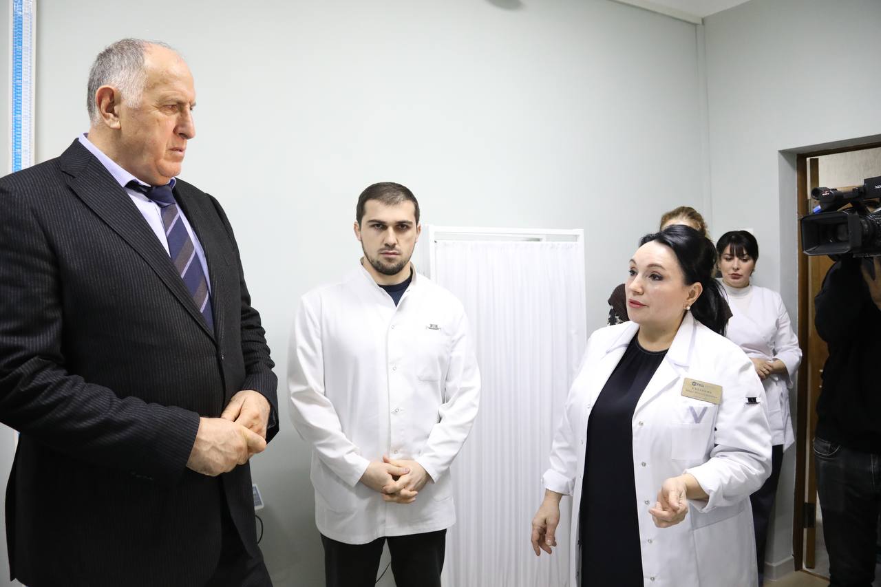 Новое оборудование за 33 млн рублей для отделений эндоскопии и рентгенологии РДЦ закупили по поручению Абдулмуслима Абдулмуслимова