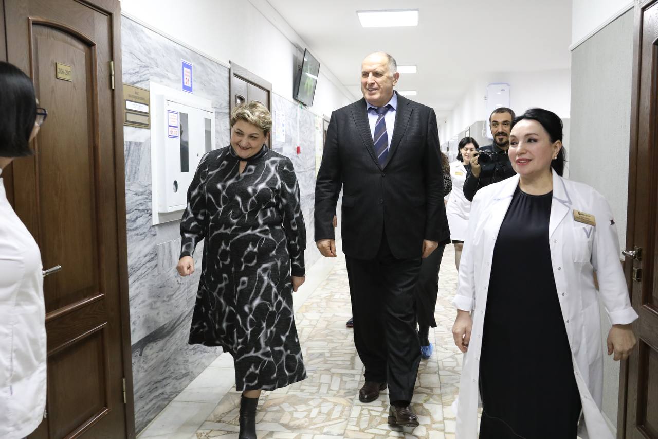 Новое оборудование за 33 млн рублей для отделений эндоскопии и рентгенологии РДЦ закупили по поручению Абдулмуслима Абдулмуслимова