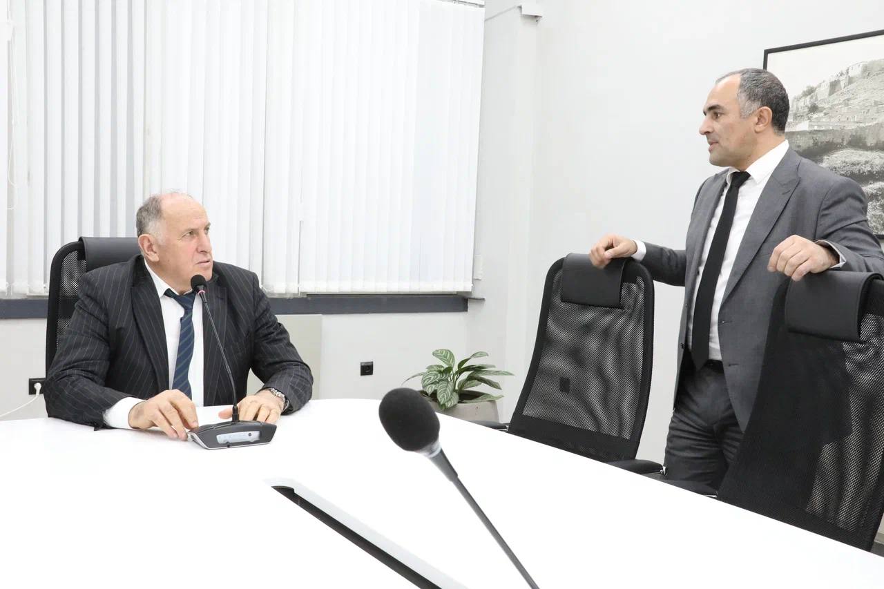 Абдулмуслим Абдулмуслимов положительно оценил работу коллектива Минцифры Дагестана