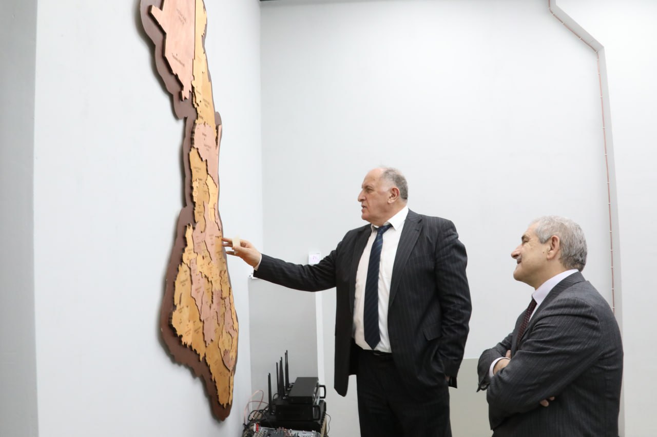 Абдулмуслим Абдулмуслимов положительно оценил работу коллектива Минцифры Дагестана