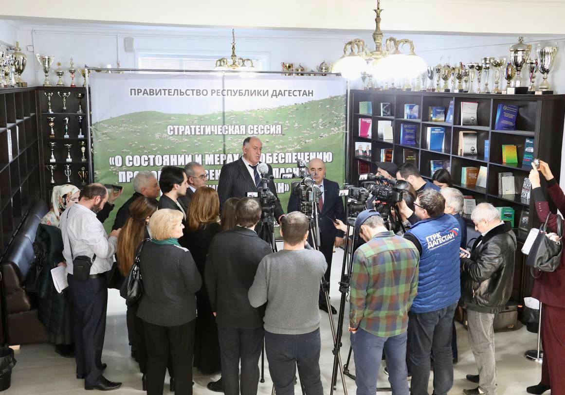 Абдулмуслим Абдулмуслимов в рамках пресс-подхода ответил на вопросы СМИ