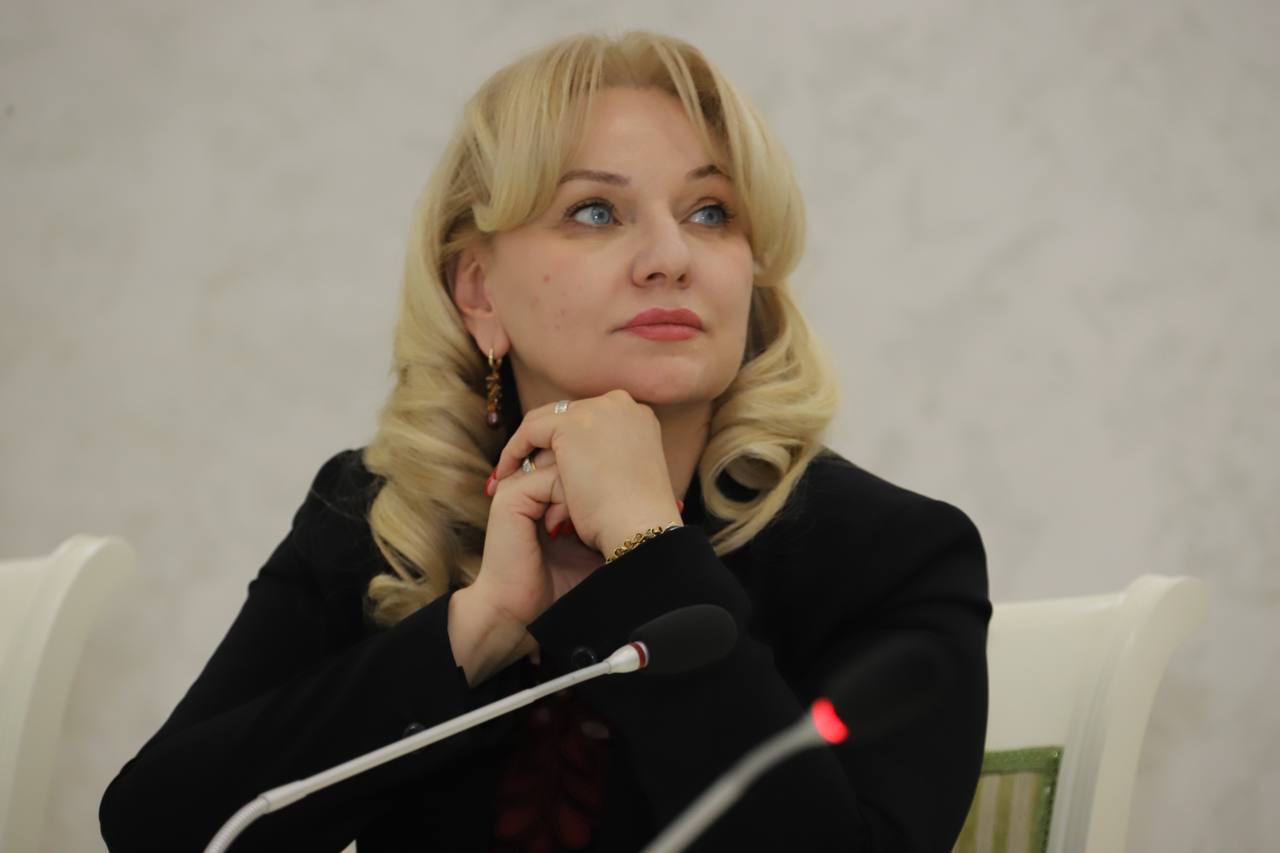 Абдулмуслим Абдулмуслимов наградил победителей акции #ЧитаемРасула