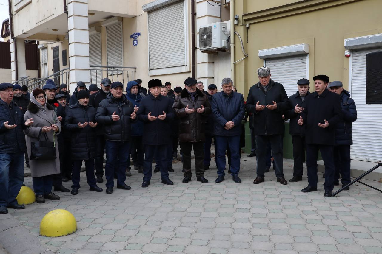 В Махачкале простились с известным композитором Мурадом Кажлаевым