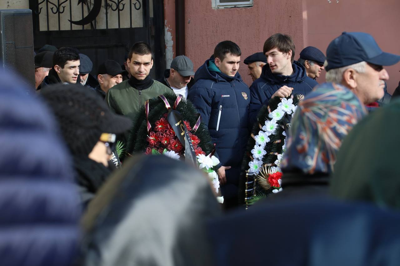 В Махачкале простились с известным композитором Мурадом Кажлаевым