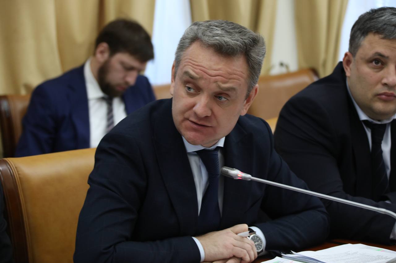 Плановый ввод в эксплуатацию объектов образования в рамках нацпроектов обсудили в Правительстве Дагестана