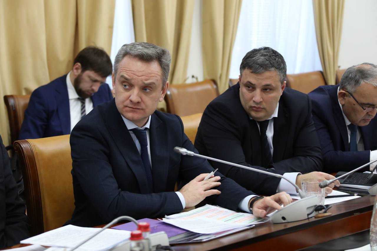 Плановый ввод в эксплуатацию объектов образования в рамках нацпроектов обсудили в Правительстве Дагестана