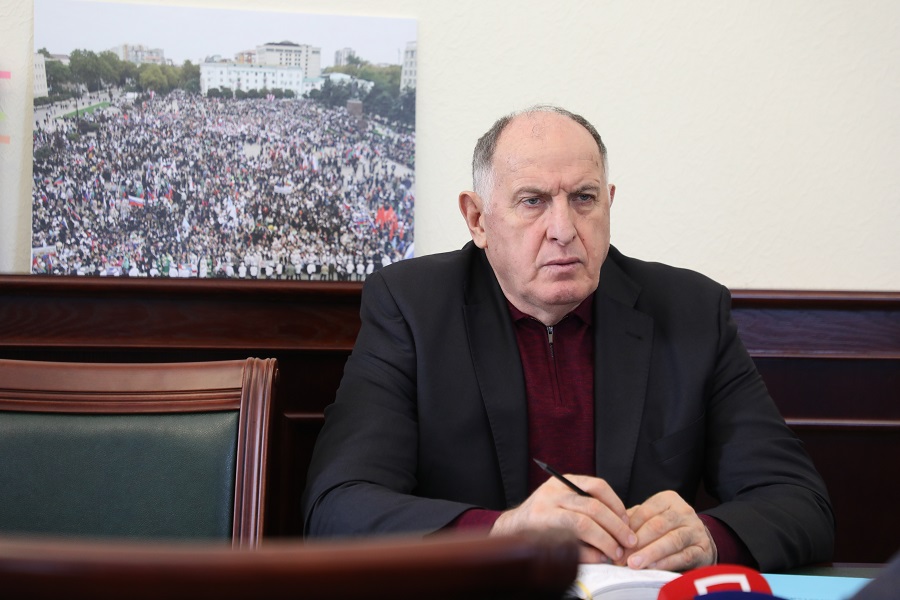 Абдулмуслим Абдулмуслимов провел встречу с главой Дагэнерго Магомедхабибом Мухумаевым