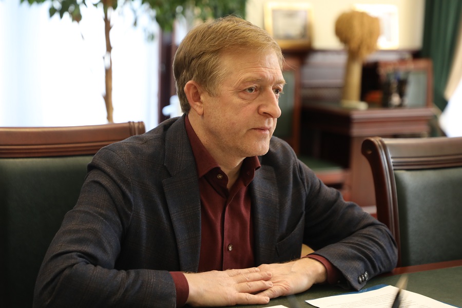 Абдулмуслим Абдулмуслимов провел встречу с главой Дагэнерго Магомедхабибом Мухумаевым