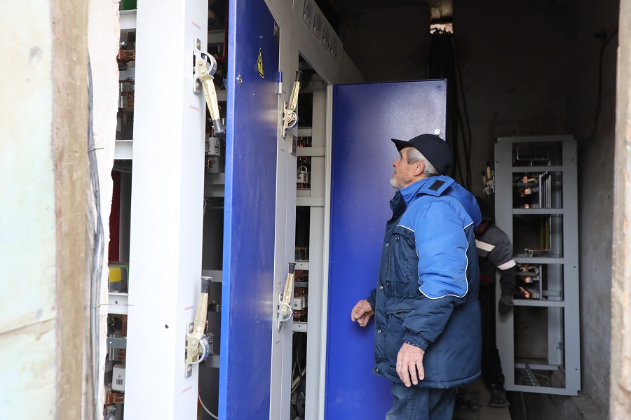 Абдулмуслим Абдулмуслимов ознакомился с ходом ремонта энергообъектов в Махачкале