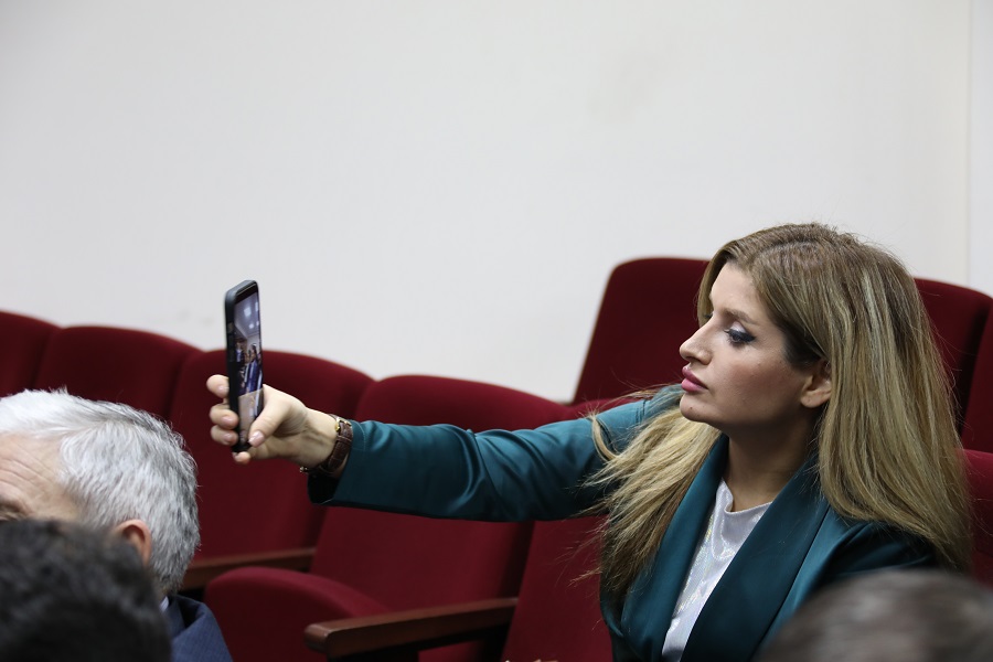 Абдулмуслим Абдулмуслимов вручил награды 43-м представителям СМИ в канун Дня российской печати