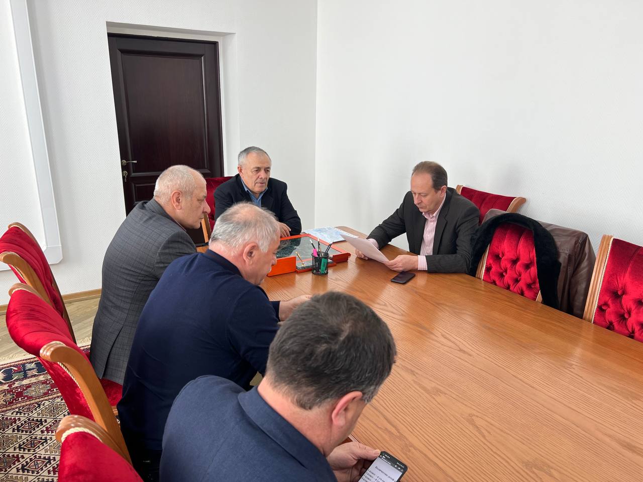 Муслим Телякавов посетил школу в селе Шиназ Рутульского района