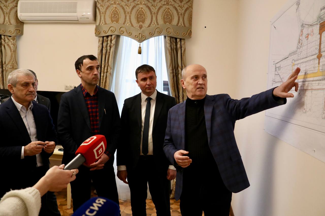 Замминистра транспорта РФ Василий Десятков: «Подготовительный этап реконструкции аэропорта «Уйташ» проведен на хорошем уровне»