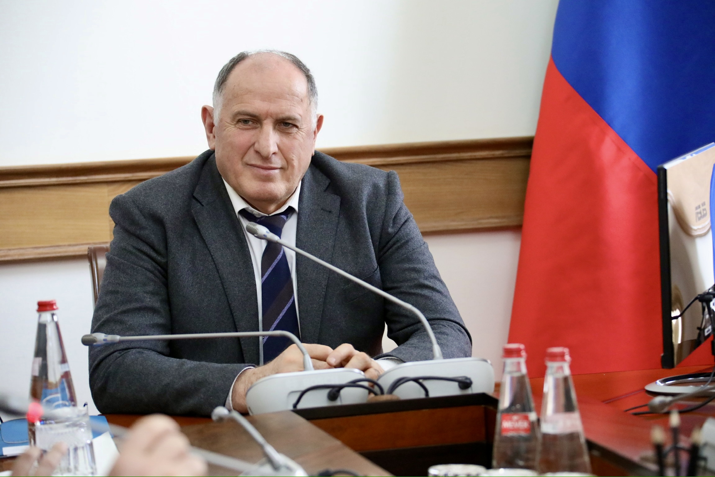 Абдулмуслим Абдулмуслимов вручил дагестанским борцам награды Правительства Дагестана