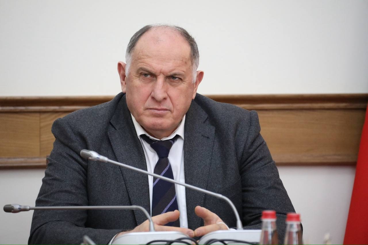 Абдулмуслим Абдулмуслимов встретился с главой Общественной Палаты РД Азизбеком Черкесовым