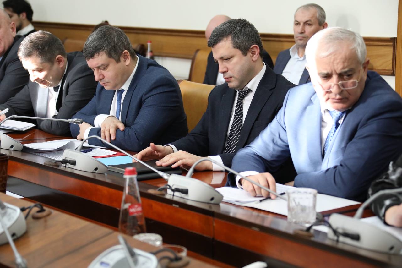 Правительство обеспечило высокий уровень реализации Послания Главы Дагестана