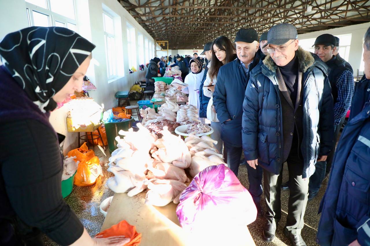 Нариман Абдулмуталибов проверил работу скотного рынка в Манасе