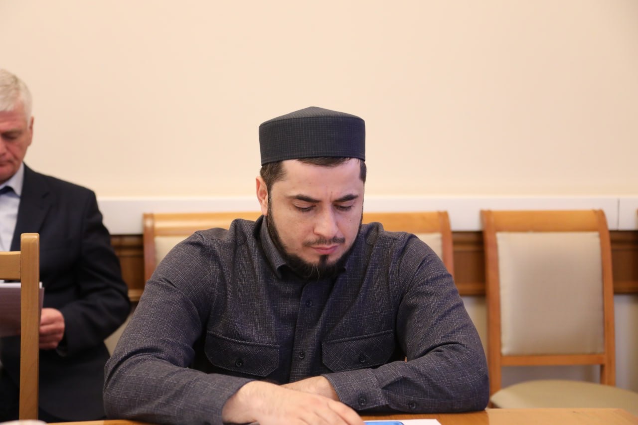 Абдурахман Махмудов провел очередное заседание комиссии по оказанию соцподдержки и помощи участникам СВО и их семьям
