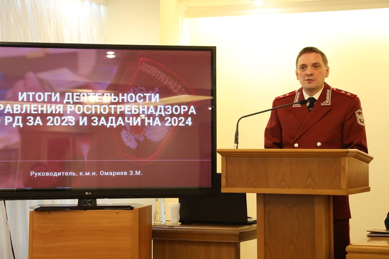 Вячеслав Смоленский и Абдулмуслим Абдулмуслимов посетили коллегию Роспотребнадзора по РД