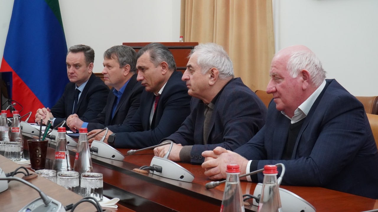 Абдулмуслим Абдулмуслимов встретился с жителями села Чиркей Буйнакского района