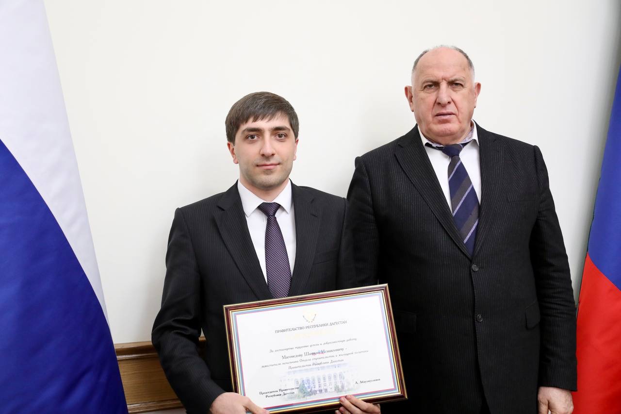 Абдулмуслим Абдулмуслимов вручил госнаграды отличившимся дагестанцам ко Дню защитника Отечества