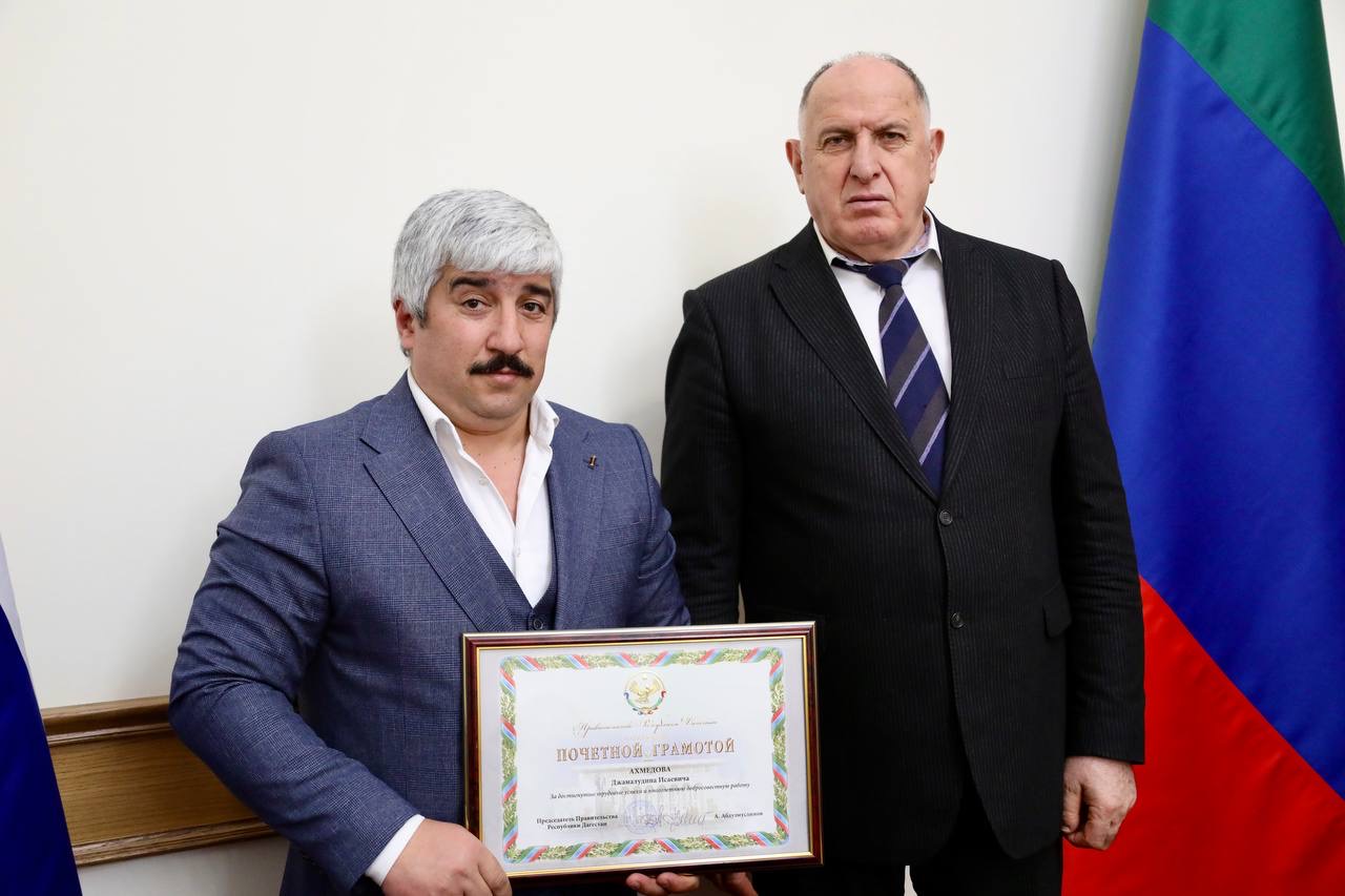 Абдулмуслим Абдулмуслимов вручил госнаграды отличившимся дагестанцам ко Дню защитника Отечества