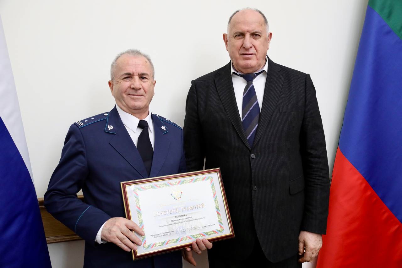Абдулмуслим Абдулмуслимов вручил госнаграды отличившимся дагестанцам ко Дню защитника Отечества