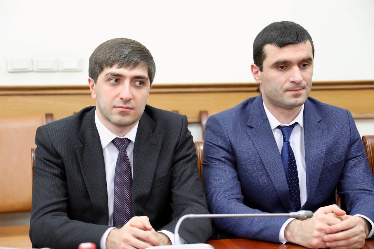 Абдулмуслим Абдулмуслимов вручил госнаграды отличившимся дагестанцам ко Дню защитника Отечества