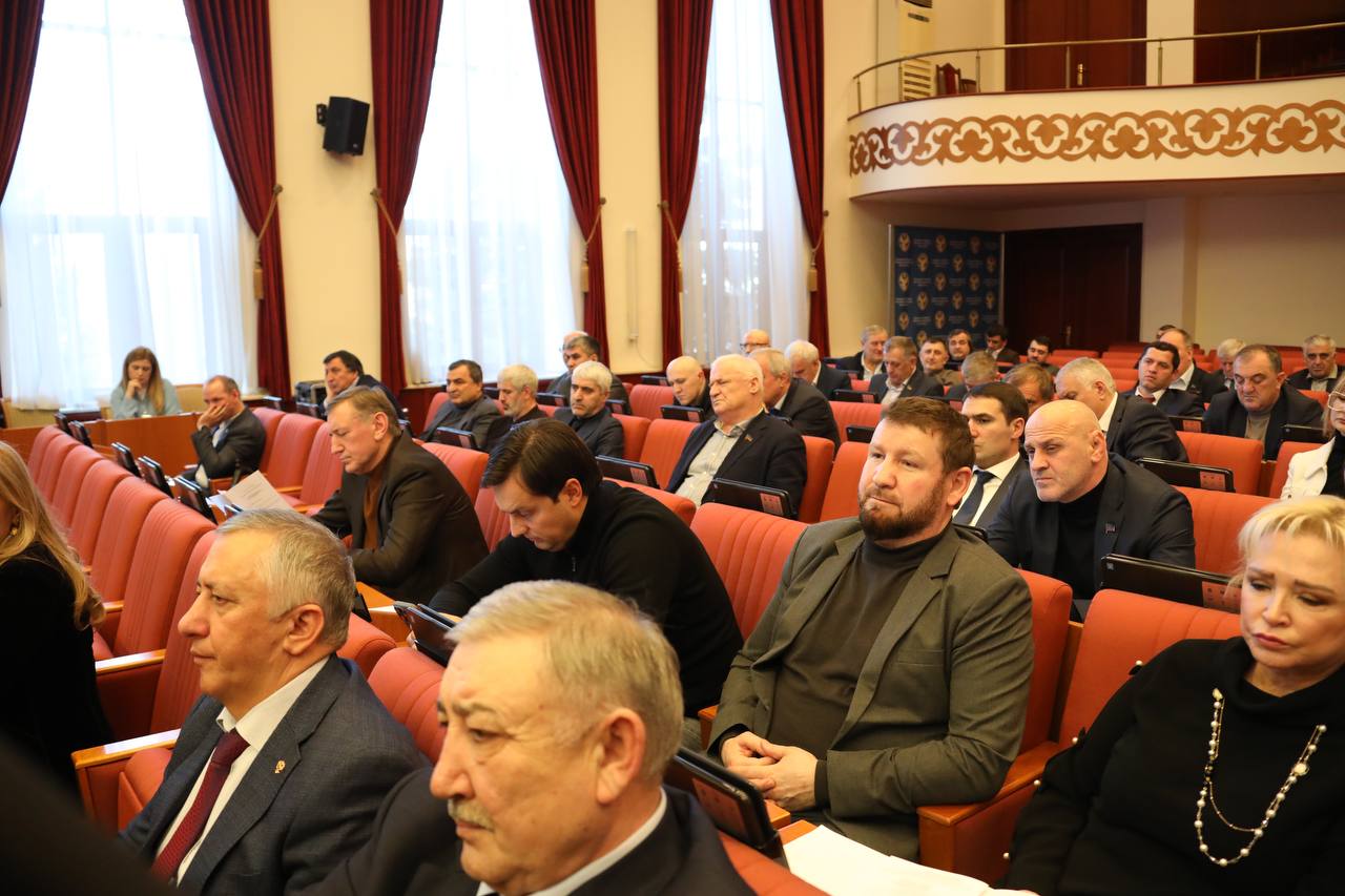 Абдулмуслим Абдулмуслимов принял участие в заседании фракции Единой России