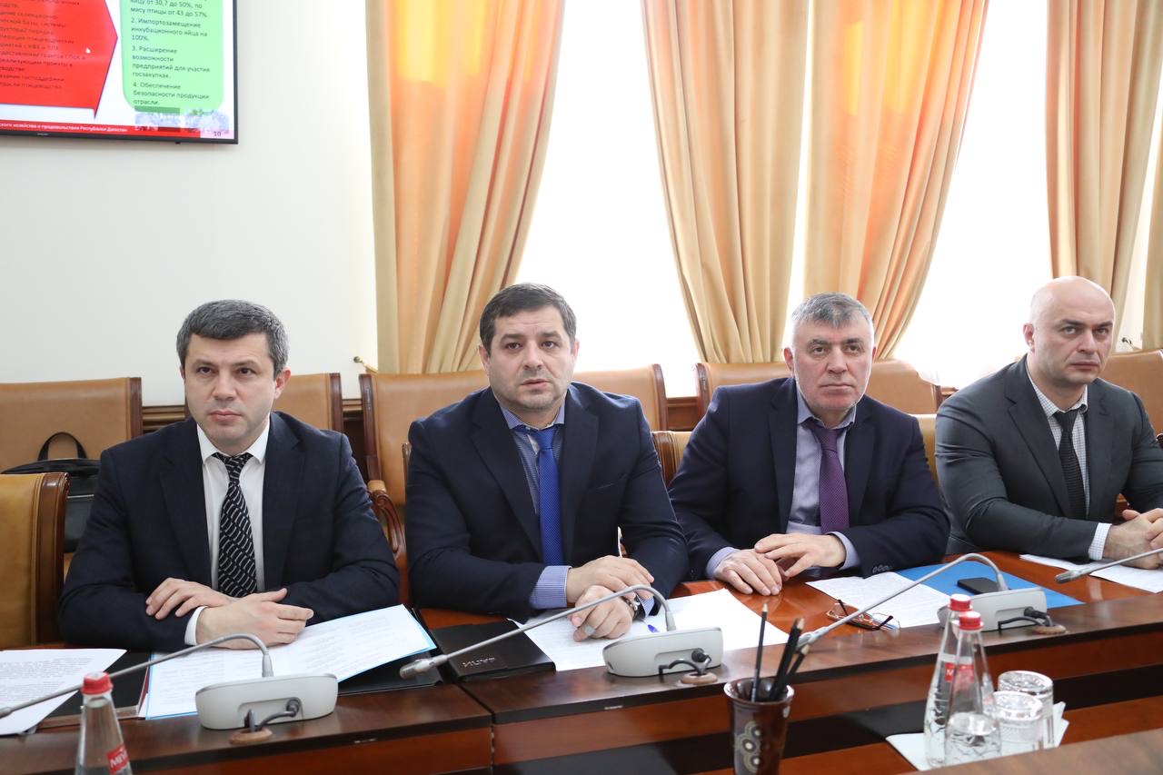 Абдулмуслим Абдулмуслимов поручил проработать вопрос внедрения механизмов льготного кредитования для птицеводческих хозяйств