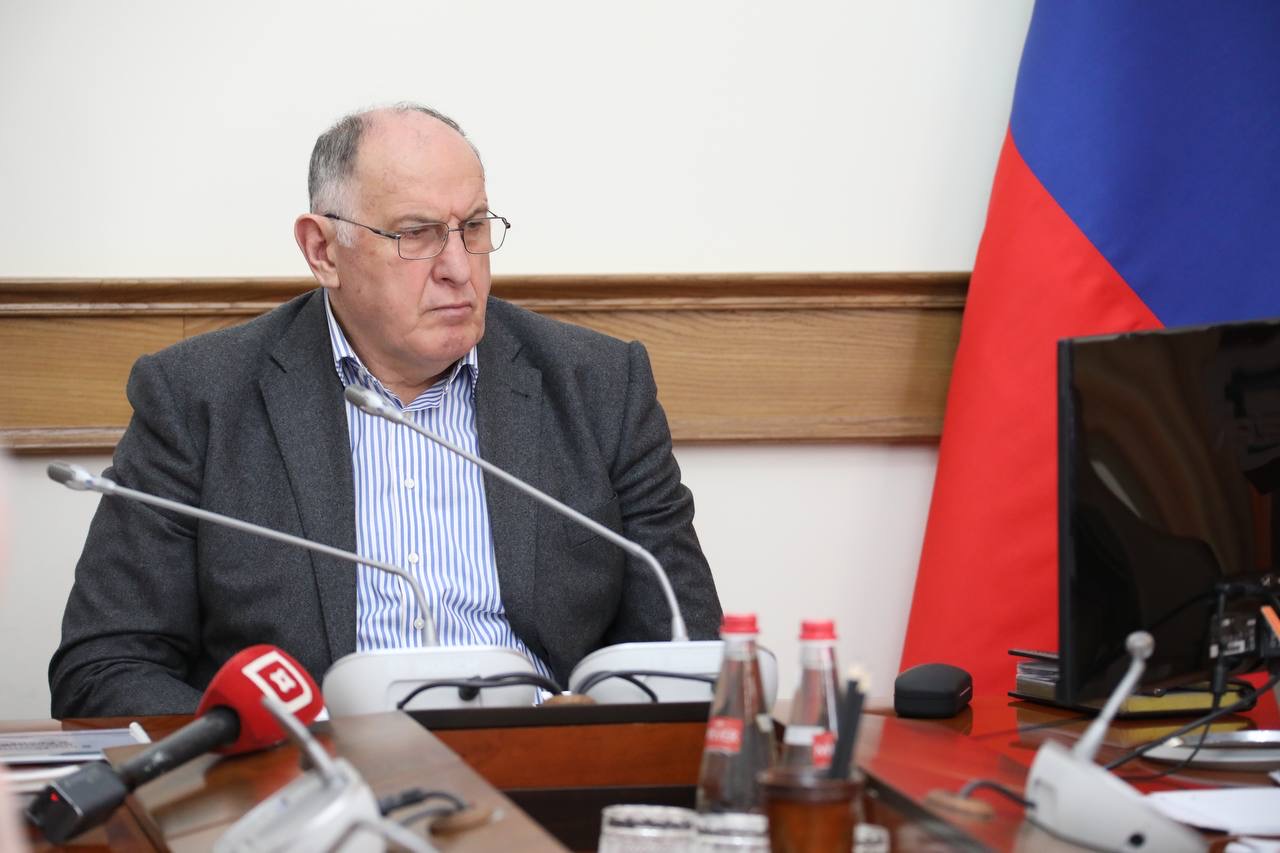 Абдулмуслим Абдулмуслимов поручил проработать вопрос внедрения механизмов льготного кредитования для птицеводческих хозяйств