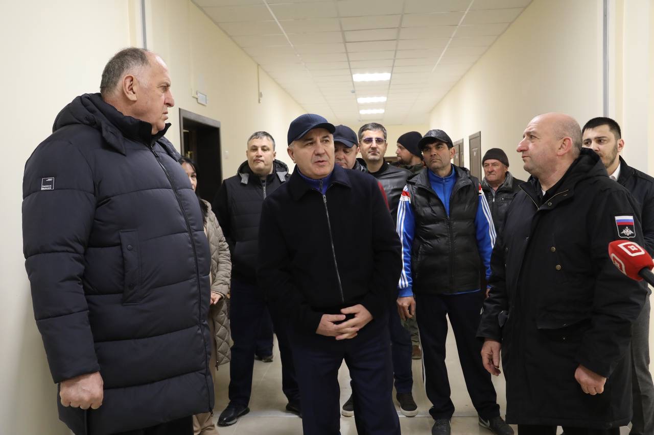Абдулмуслим Абдулмуслимов проверил готовность к открытию нового детсада на 250 мест в Избербаше