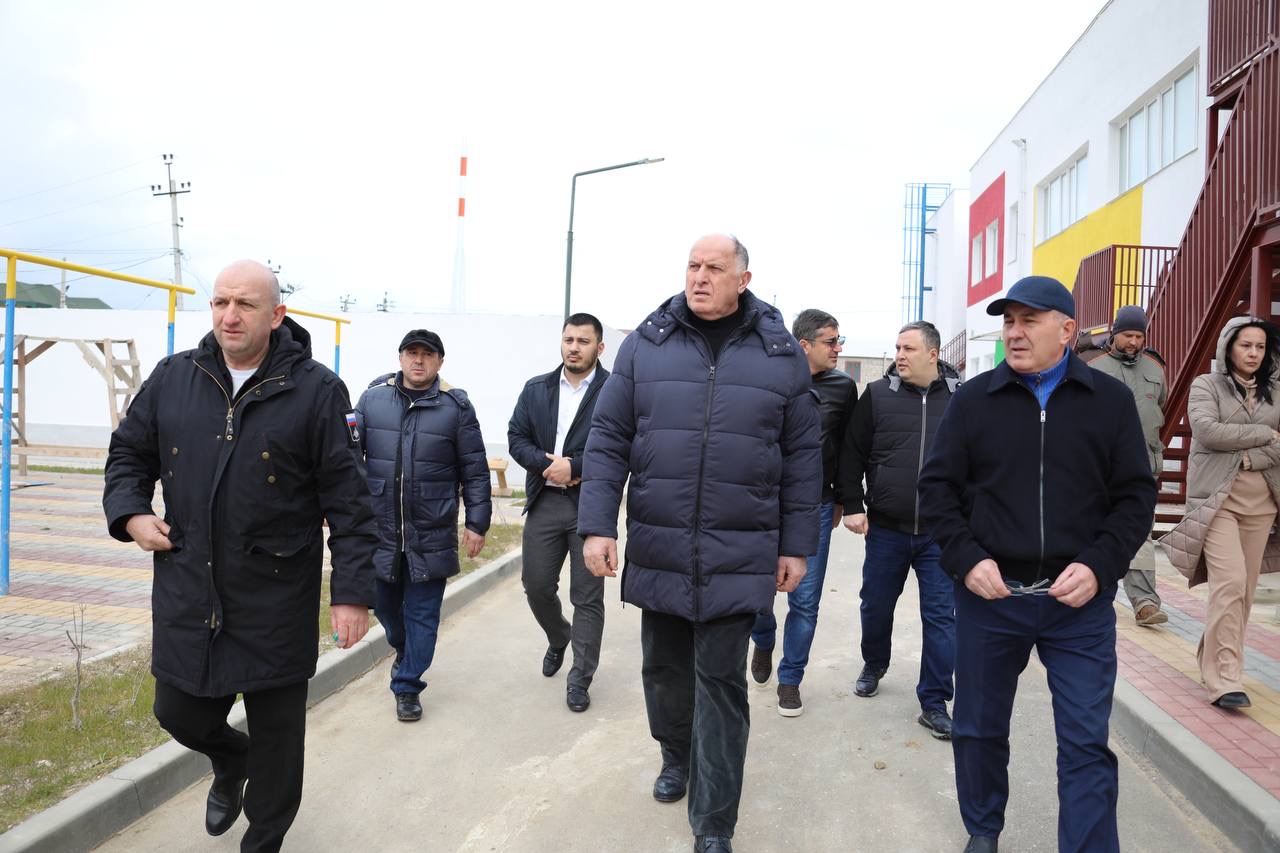 Абдулмуслим Абдулмуслимов проверил готовность к открытию нового детсада на 250 мест в Избербаше