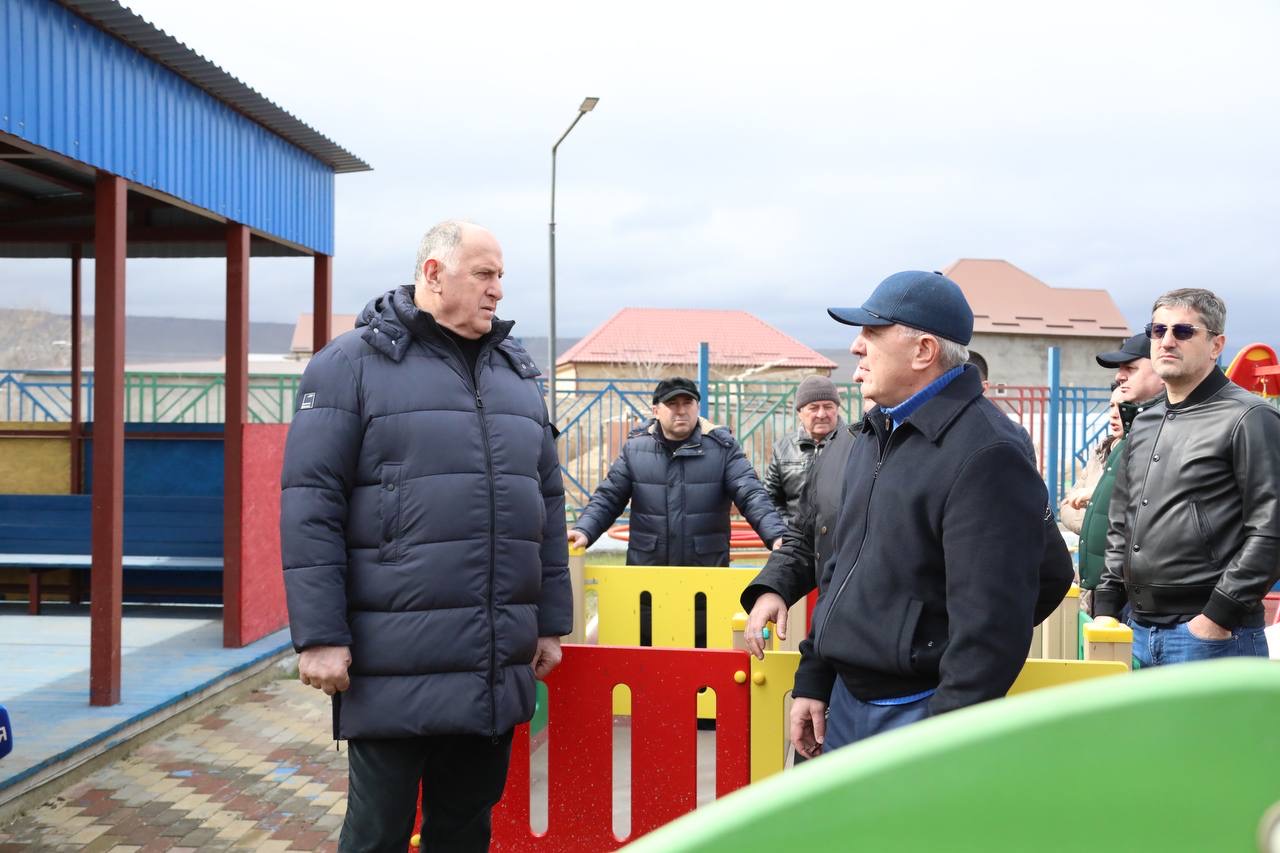 Абдулмуслим Абдулмуслимов проверил готовность к открытию нового детсада на 250 мест в Избербаше