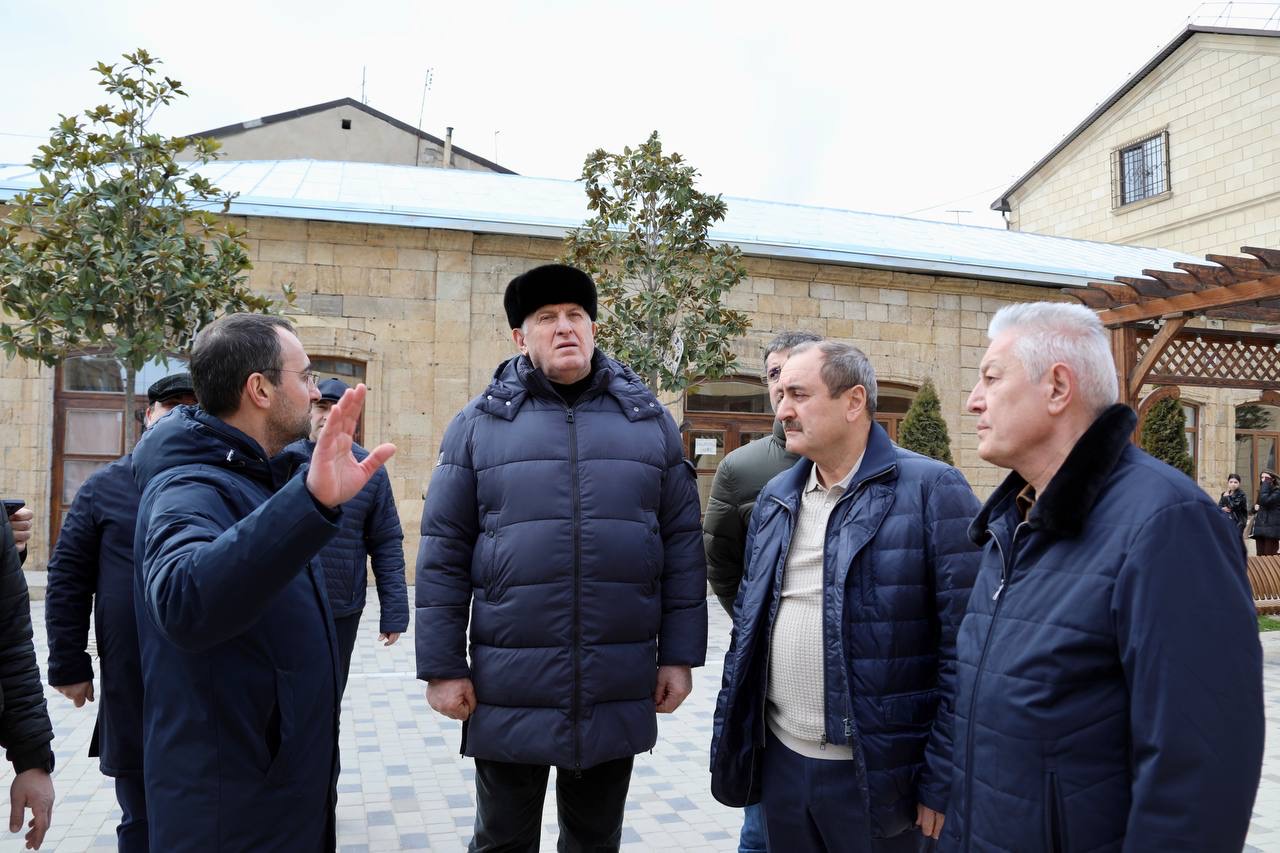 Абдулмуслим Абдулмуслимов ознакомился с ходом реконструкции Азербайджанского театра
