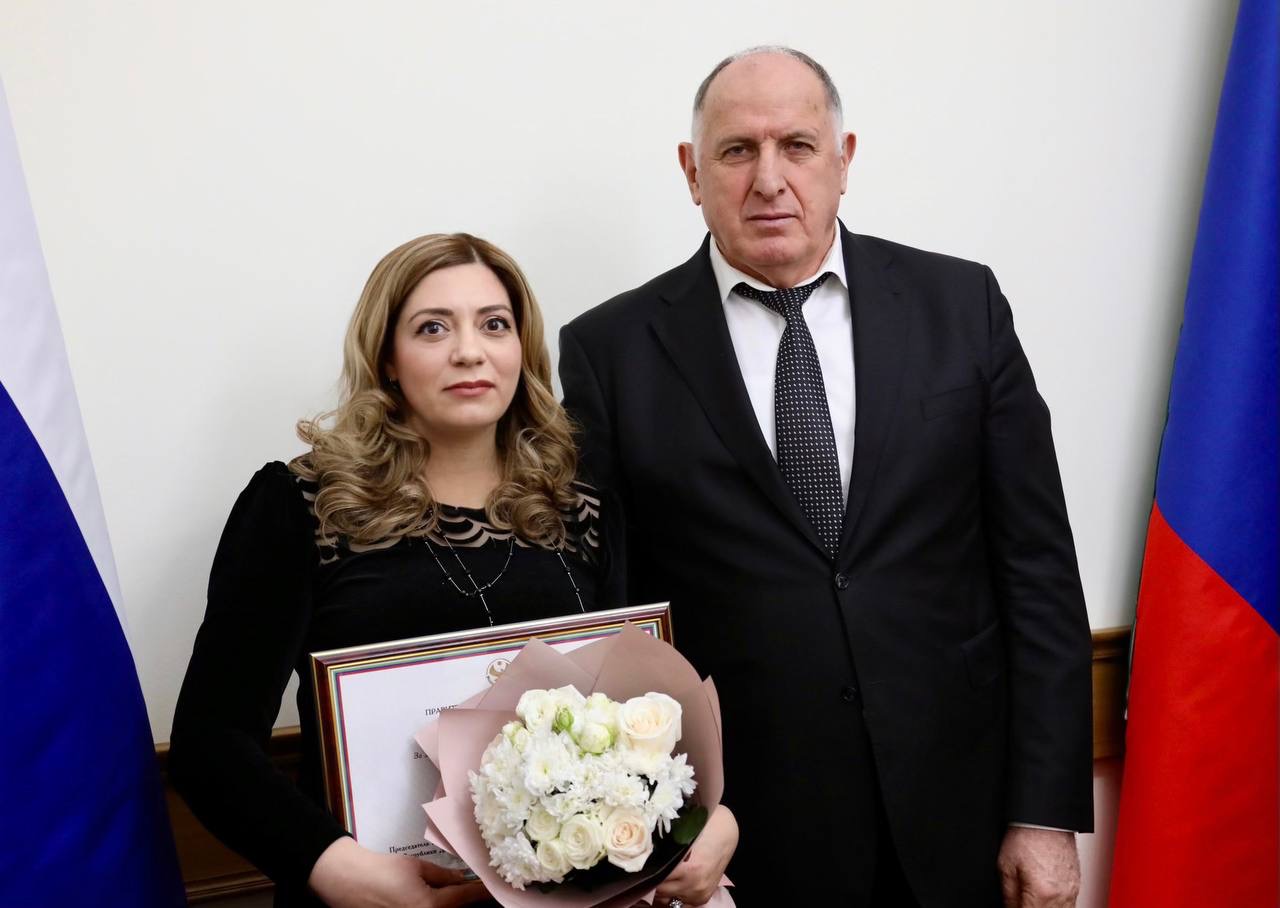 Абдулмуслим Абдулмуслимов в канун 8 марта вручил дагестанкам госнаграды