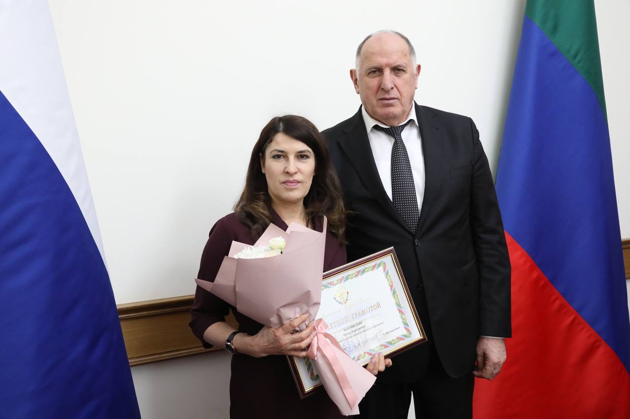 Абдулмуслим Абдулмуслимов в канун 8 марта вручил дагестанкам госнаграды