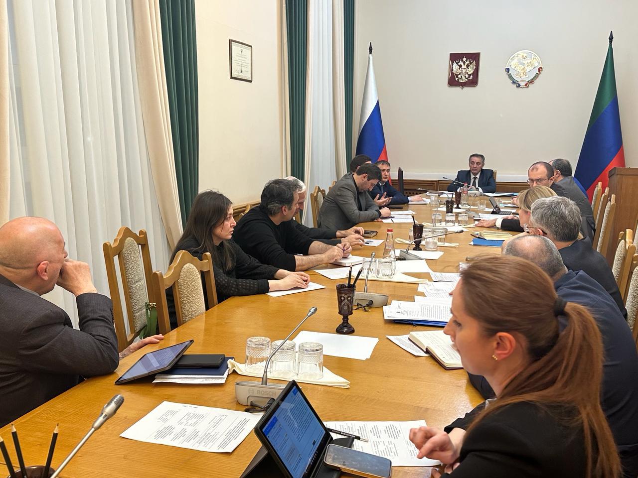 Абдурахман Махмудов провел заседание Межведомственной рабочей группы по вопросам обеспечения функционирования регионального сегмента Единой госинформсистемы соцобслуживания