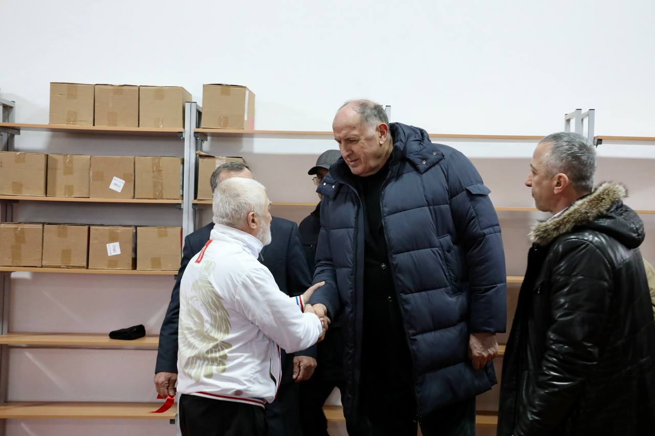 Абдулмуслим Абдулмуслимов открыл новый физкультурно-оздоровительный комплекс в Ахтынском районе