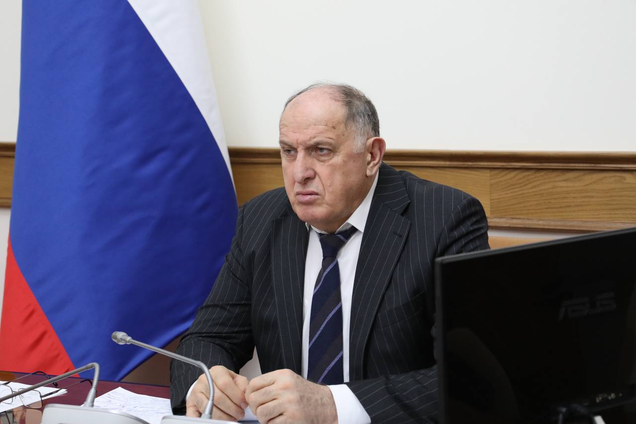 Абдулмуслим Абдулмуслимов провел заседание штаба по оказанию содействия в проведении выборов