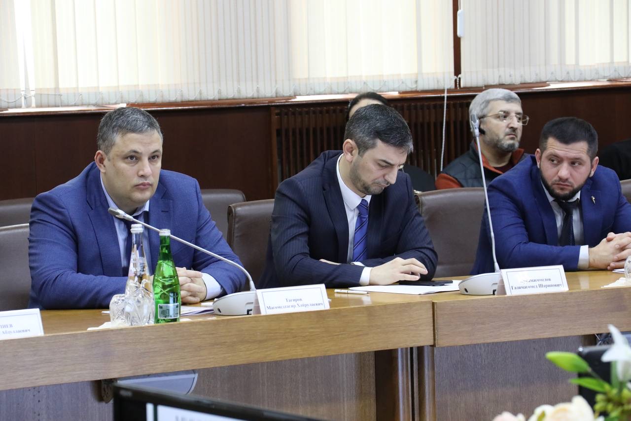 Абдулмуслим Абдулмуслимов принял участие в заседании коллегии Минстроя Дагестана