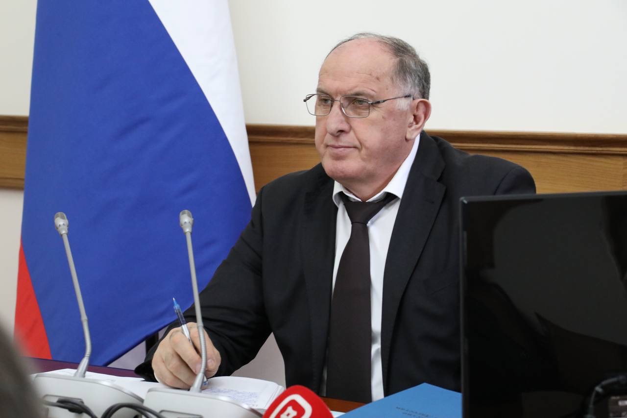 Абдулмуслим Абдулмуслимов провёл заседание Совета по координации деятельности контролирующих и правоохранительных органов в финансово-бюджетной сфере при Главе РД