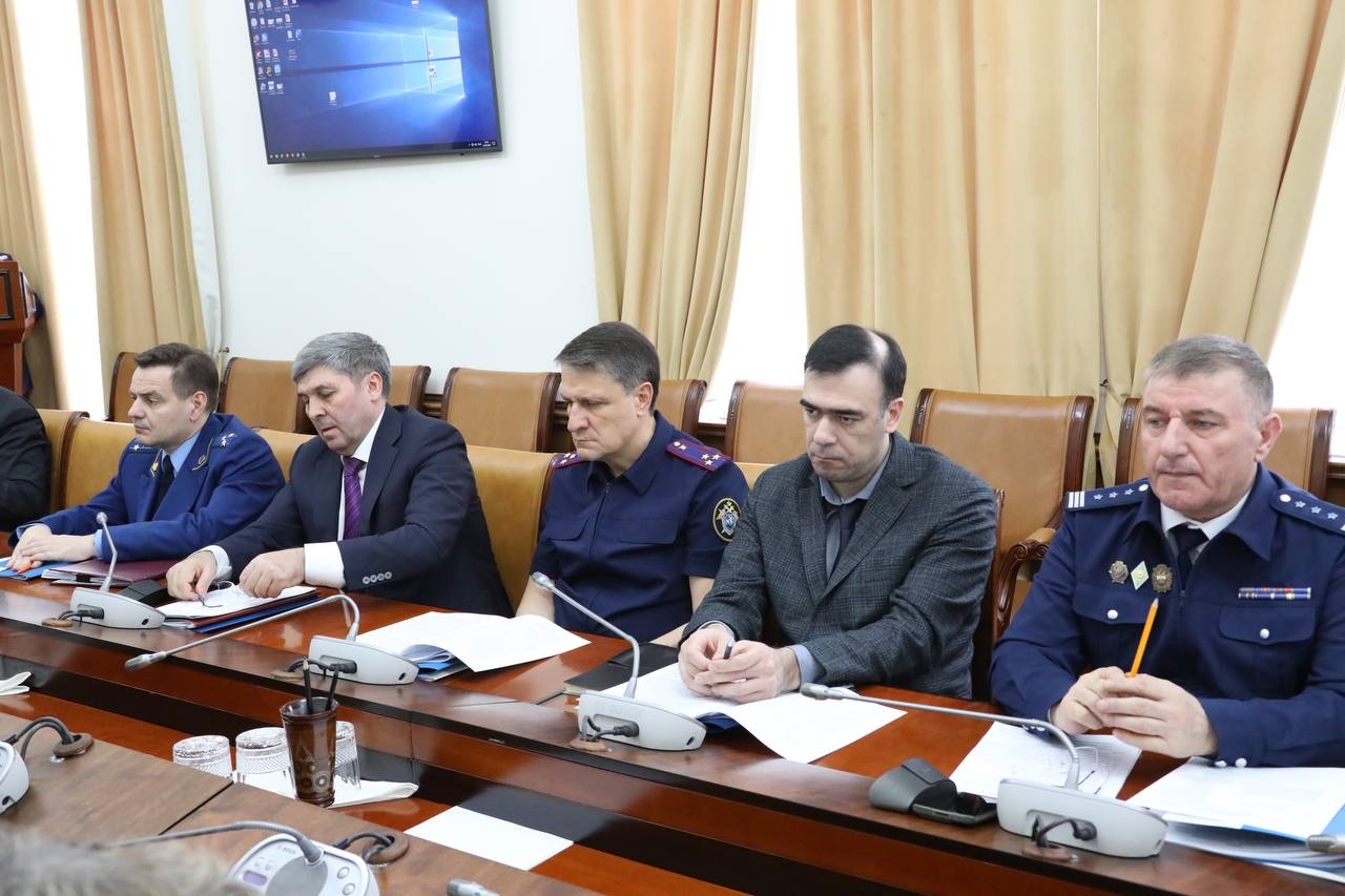 Абдулмуслим Абдулмуслимов провёл заседание Совета по координации деятельности контролирующих и правоохранительных органов в финансово-бюджетной сфере при Главе РД
