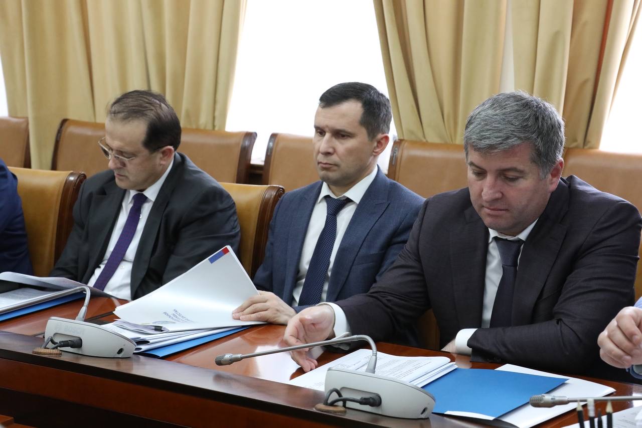 Абдулмуслим Абдулмуслимов провёл заседание Совета по координации деятельности контролирующих и правоохранительных органов в финансово-бюджетной сфере при Главе РД