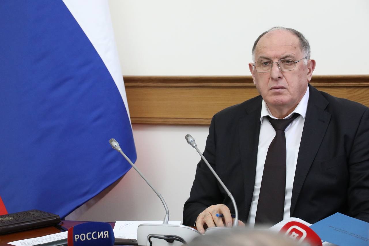 Абдулмуслим Абдулмуслимов провёл заседание Совета по координации деятельности контролирующих и правоохранительных органов в финансово-бюджетной сфере при Главе РД