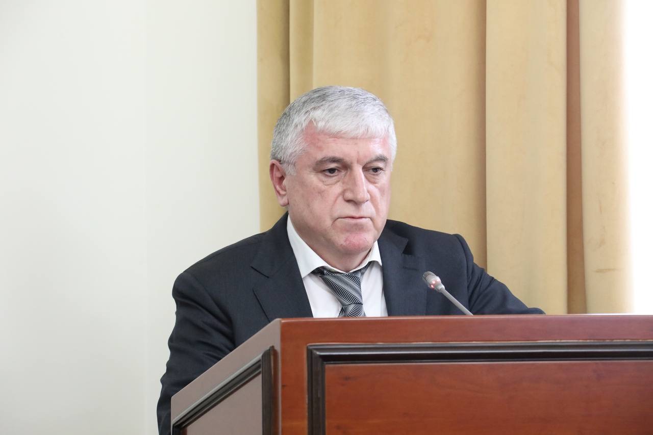 Абдулмуслим Абдулмуслимов провёл заседание Совета по координации деятельности контролирующих и правоохранительных органов в финансово-бюджетной сфере при Главе РД